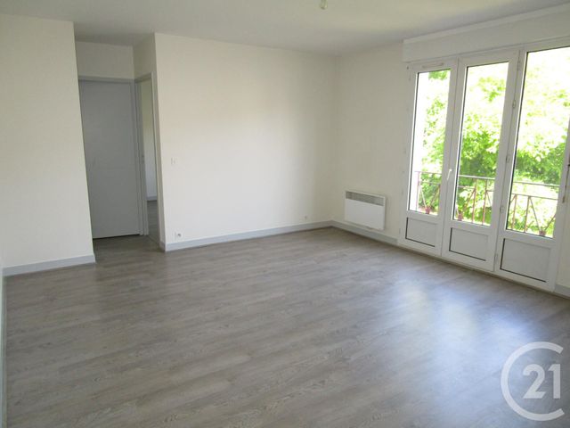 Appartement F2 à louer - 2 pièces - 45.0 m2 - CHATEAUNEUF SUR LOIRE - 45 - CENTRE - Century 21 Trois Rois