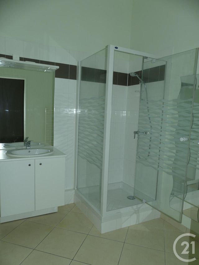 Appartement F3 à louer - 3 pièces - 72.0 m2 - CHATEAUNEUF SUR LOIRE - 45 - CENTRE - Century 21 Trois Rois