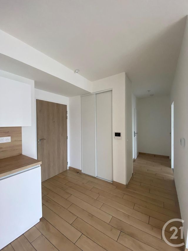 Appartement F3 à louer - 3 pièces - 60.76 m2 - ORLEANS - 45 - CENTRE - Century 21 Trois Rois