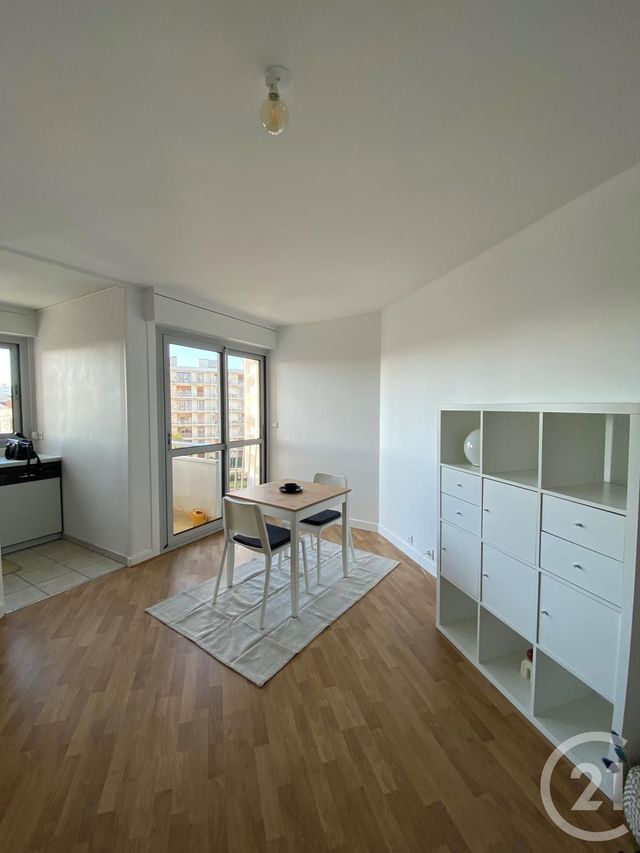 Appartement Studio à louer - 1 pièce - 28.14 m2 - ORLEANS - 45 - CENTRE - Century 21 Trois Rois