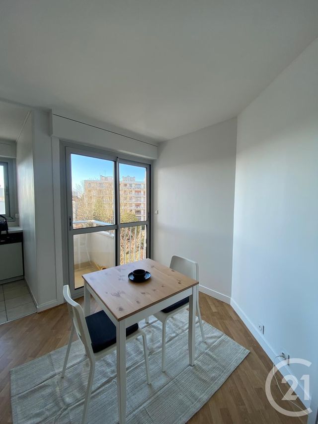 Appartement Studio à louer - 1 pièce - 28.14 m2 - ORLEANS - 45 - CENTRE - Century 21 Trois Rois