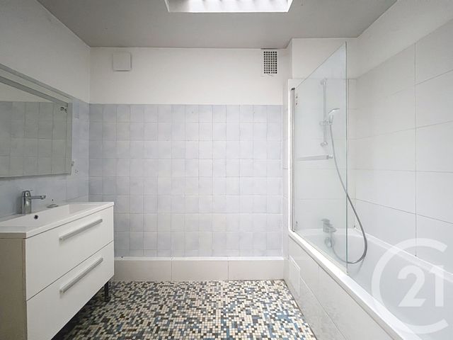 maison à vendre - 7 pièces - 189.12 m2 - ST DENIS DE L HOTEL - 45 - CENTRE - Century 21 Trois Rois