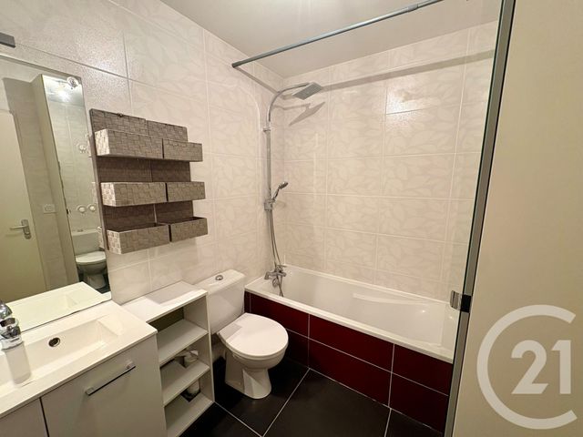 maison à louer - 4 pièces - 86.0 m2 - CHATEAUNEUF SUR LOIRE - 45 - CENTRE - Century 21 Trois Rois
