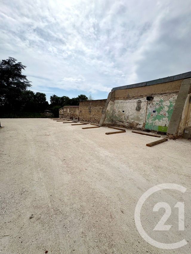 parking à louer - 12.0 m2 - CHATEAUNEUF SUR LOIRE - 45 - CENTRE - Century 21 Trois Rois
