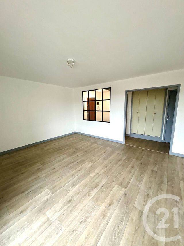 Appartement F2 à louer - 2 pièces - 74.3 m2 - CHATEAUNEUF SUR LOIRE - 45 - CENTRE - Century 21 Trois Rois