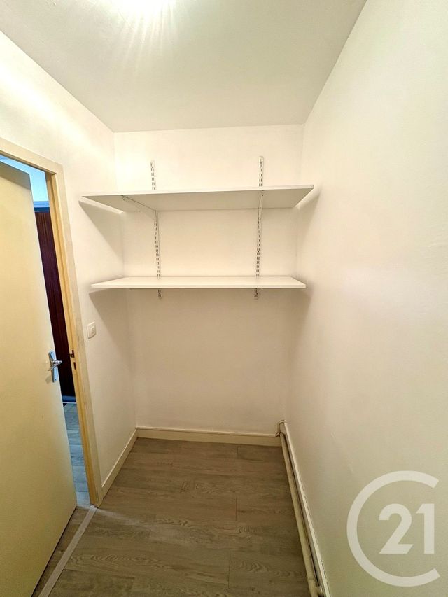Appartement F2 à louer - 2 pièces - 74.3 m2 - CHATEAUNEUF SUR LOIRE - 45 - CENTRE - Century 21 Trois Rois