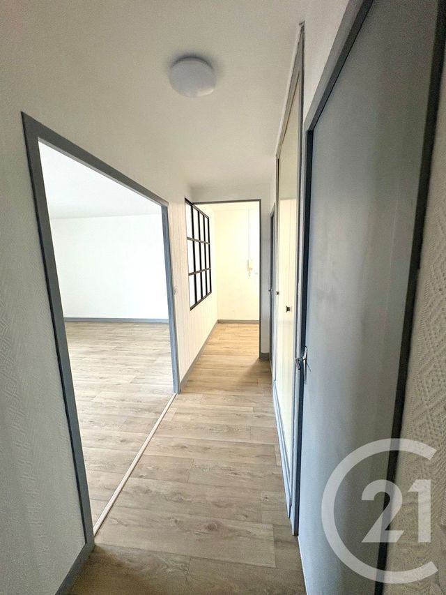 Appartement F2 à louer - 2 pièces - 74.3 m2 - CHATEAUNEUF SUR LOIRE - 45 - CENTRE - Century 21 Trois Rois