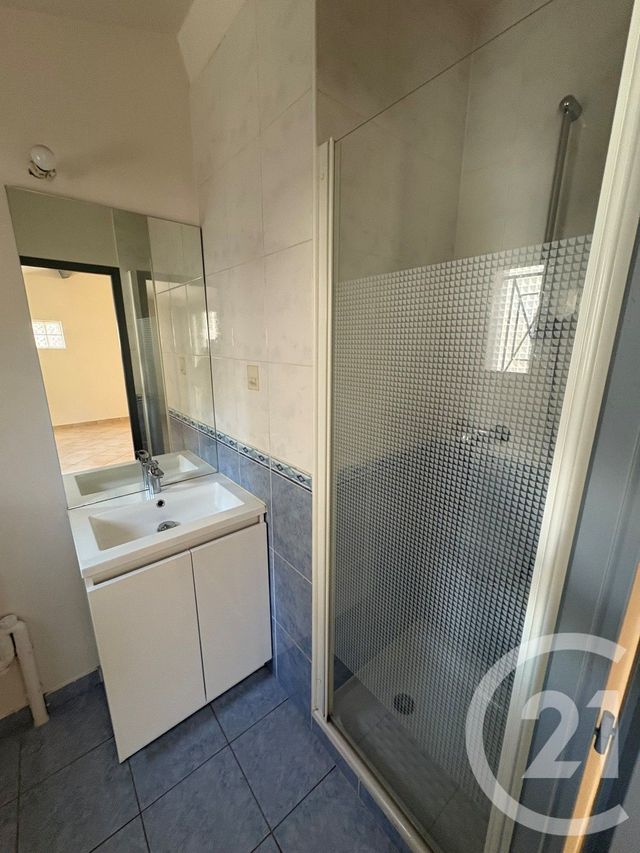 Appartement F1 à louer - 1 pièce - 24.1 m2 - CHATEAUNEUF SUR LOIRE - 45 - CENTRE - Century 21 Trois Rois