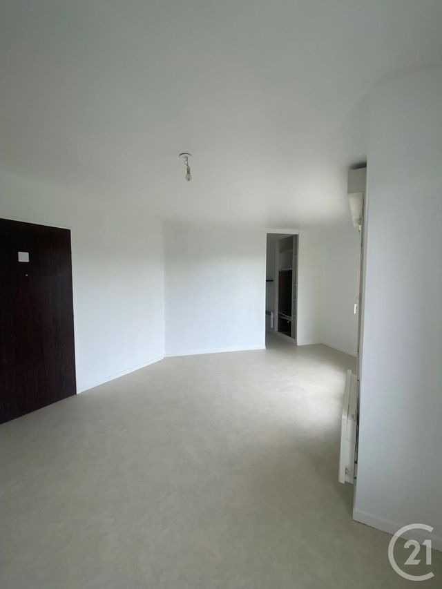 Appartement F1 à louer - 1 pièce - 31.8 m2 - ORLEANS - 45 - CENTRE - Century 21 Trois Rois