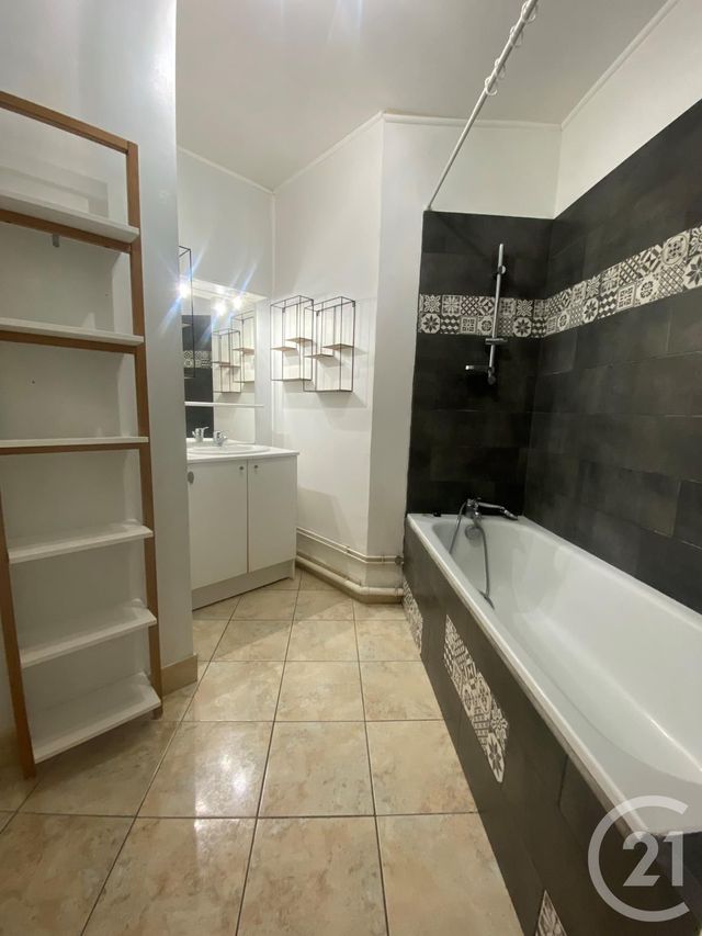 Appartement F2 à louer - 2 pièces - 55.35 m2 - FLEURY LES AUBRAIS - 45 - CENTRE - Century 21 Trois Rois