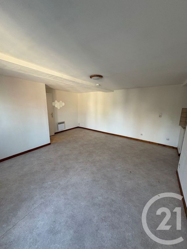 Appartement F2 à louer - 2 pièces - 39.63 m2 - VITRY AUX LOGES - 45 - CENTRE - Century 21 Trois Rois