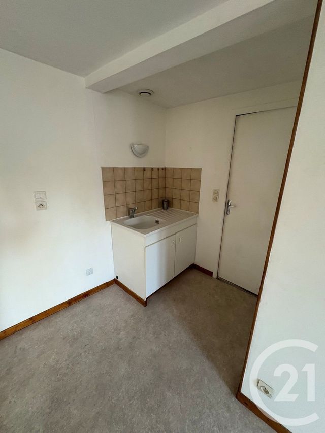 Appartement F2 à louer - 2 pièces - 39.63 m2 - VITRY AUX LOGES - 45 - CENTRE - Century 21 Trois Rois