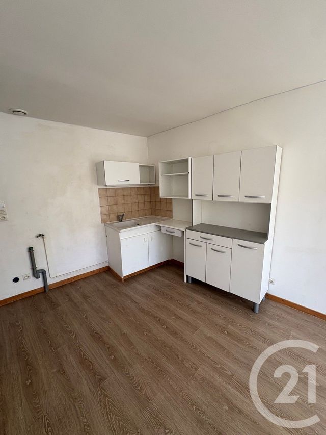 Appartement F2 à louer - 2 pièces - 32.11 m2 - VITRY AUX LOGES - 45 - CENTRE - Century 21 Trois Rois