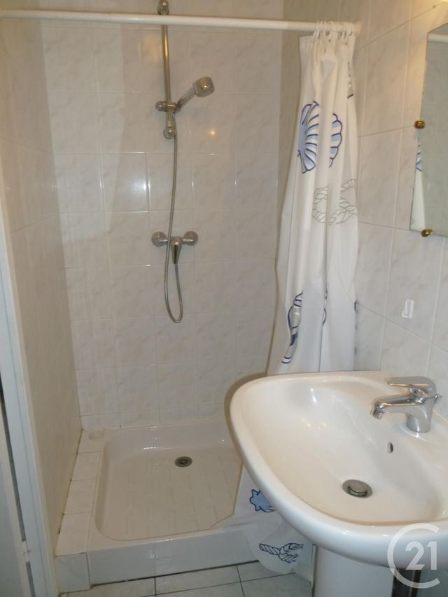 Appartement F2 à louer - 2 pièces - 34.61 m2 - VITRY AUX LOGES - 45 - CENTRE - Century 21 Trois Rois