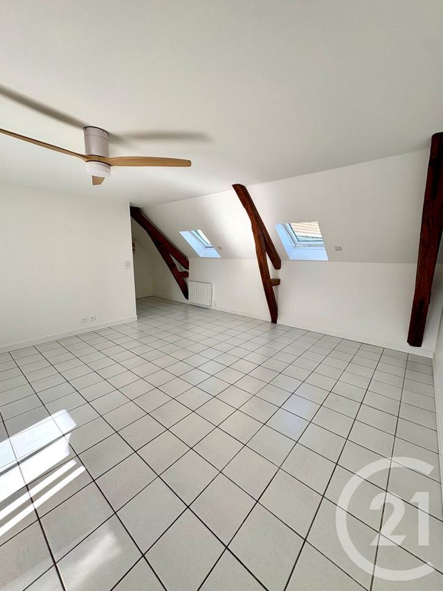 Appartement F2 à louer - 2 pièces - 49.7 m2 - REBRECHIEN - 45 - CENTRE - Century 21 Trois Rois