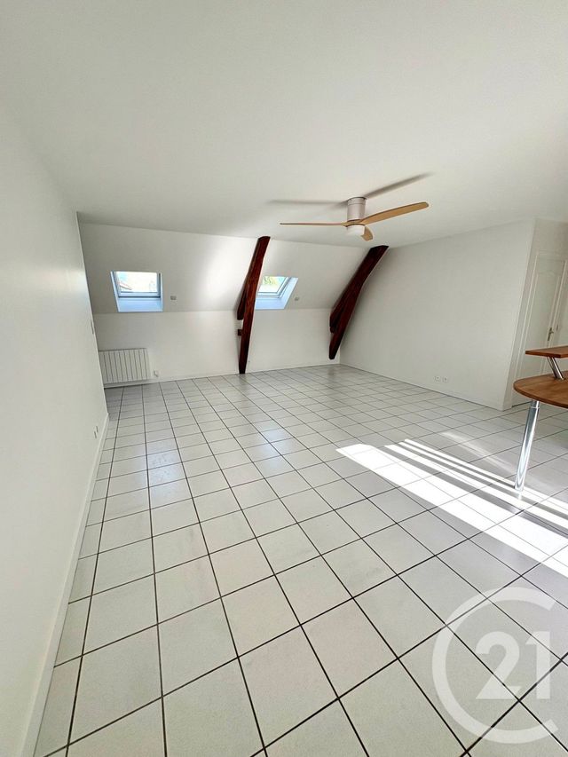 Appartement F2 à louer - 2 pièces - 49.7 m2 - REBRECHIEN - 45 - CENTRE - Century 21 Trois Rois