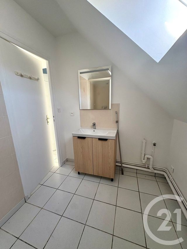 Appartement F2 à louer - 2 pièces - 49.7 m2 - REBRECHIEN - 45 - CENTRE - Century 21 Trois Rois