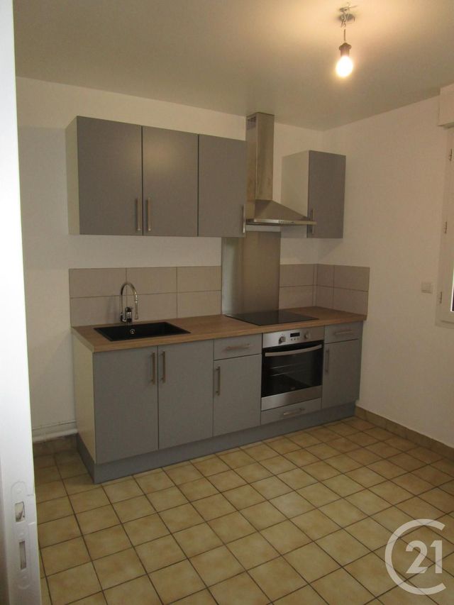 Appartement F3 à louer - 3 pièces - 60.0 m2 - CHATEAUNEUF SUR LOIRE - 45 - CENTRE - Century 21 Trois Rois