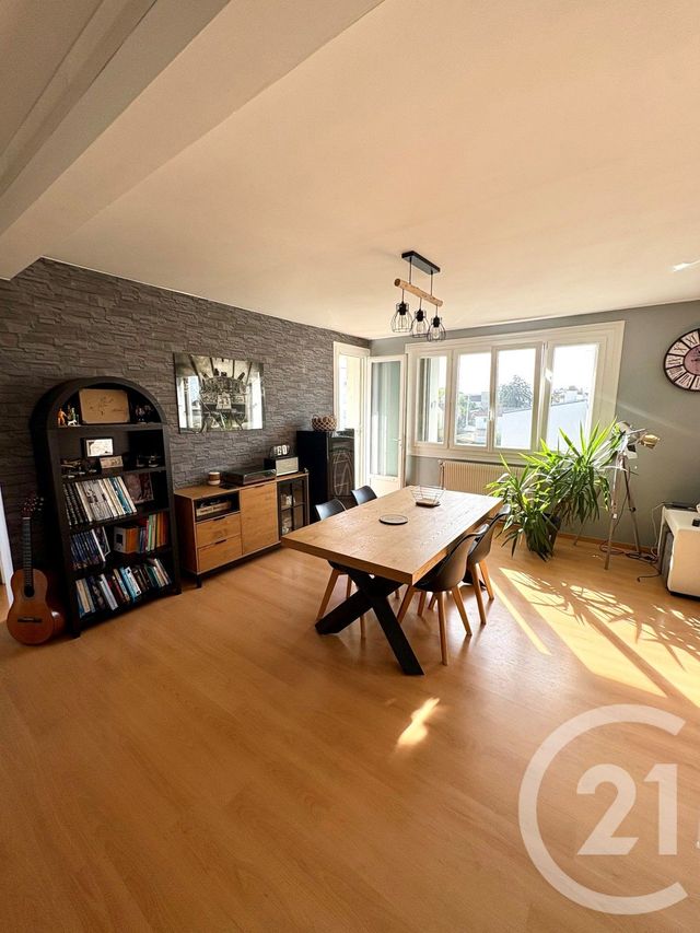 Appartement F3 à louer - 3 pièces - 71.0 m2 - ST JEAN DE LA RUELLE - 45 - CENTRE - Century 21 Trois Rois
