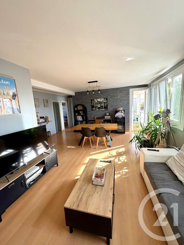 Appartement F3 à louer ST JEAN DE LA RUELLE