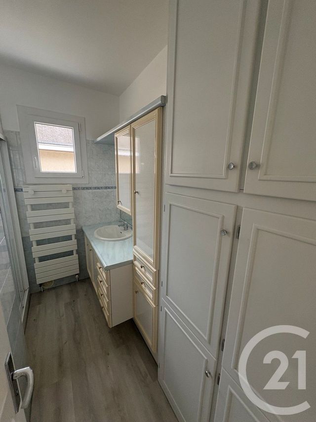 maison à louer - 4 pièces - 74.66 m2 - CHATEAUNEUF SUR LOIRE - 45 - CENTRE - Century 21 Trois Rois