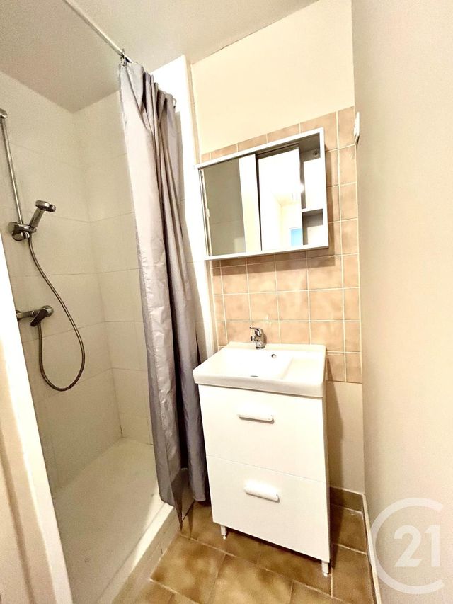 Appartement F2 à louer - 2 pièces - 41.0 m2 - CHATEAUNEUF SUR LOIRE - 45 - CENTRE - Century 21 Trois Rois