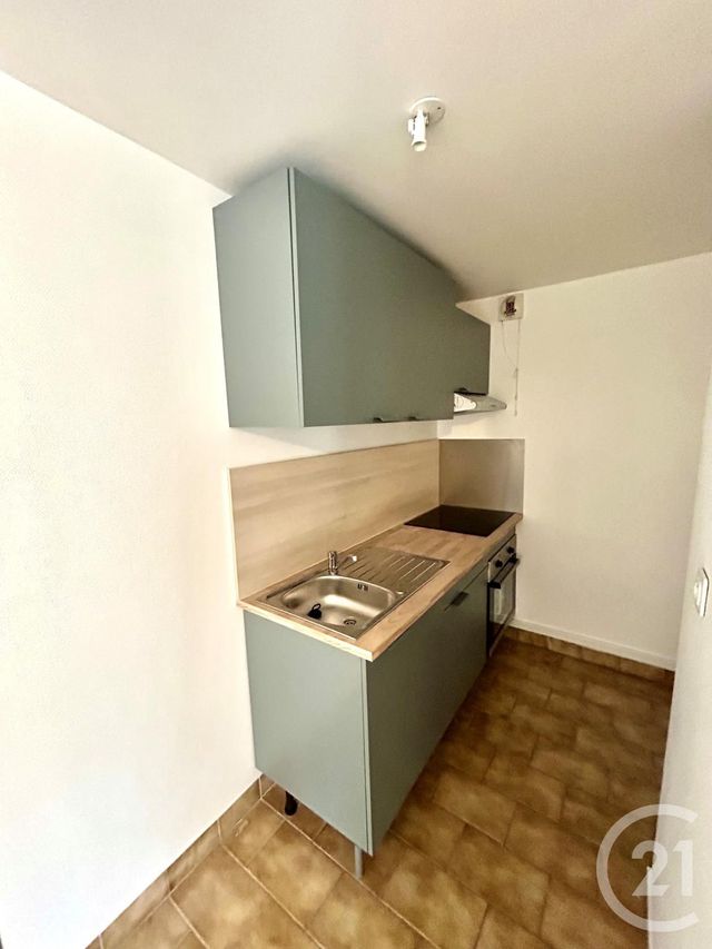 Appartement F2 à louer - 2 pièces - 41.0 m2 - CHATEAUNEUF SUR LOIRE - 45 - CENTRE - Century 21 Trois Rois