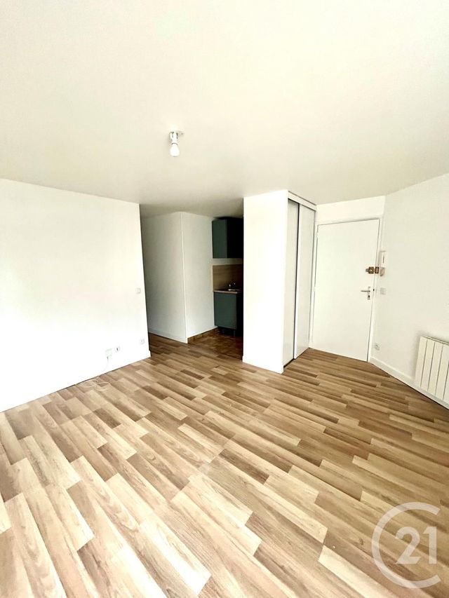 Appartement F2 à louer - 2 pièces - 41.0 m2 - CHATEAUNEUF SUR LOIRE - 45 - CENTRE - Century 21 Trois Rois