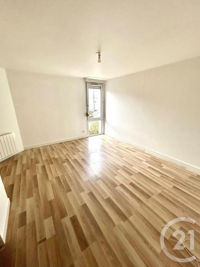 Appartement F2 à louer - 2 pièces - 41.0 m2 - CHATEAUNEUF SUR LOIRE - 45 - CENTRE - Century 21 Trois Rois